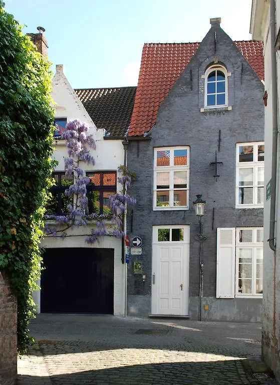 B&B Number 11 Exclusive Guesthouse Bruges Guest house